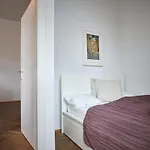 Hernalser Gürtel II by EasyB&B